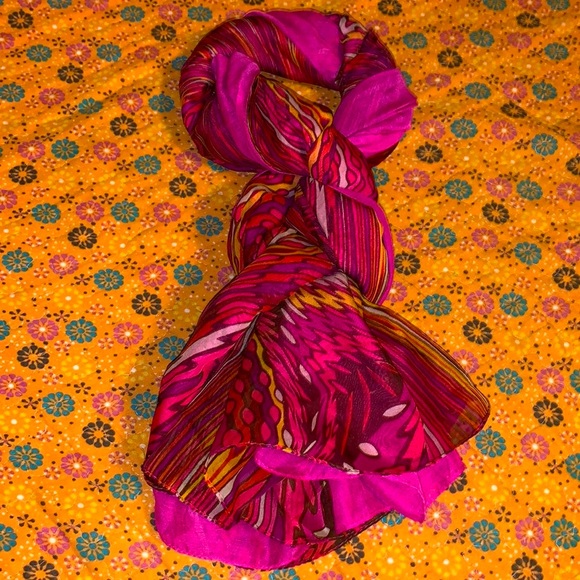 Women’s Reversible Scarf - Picture 1 of 4